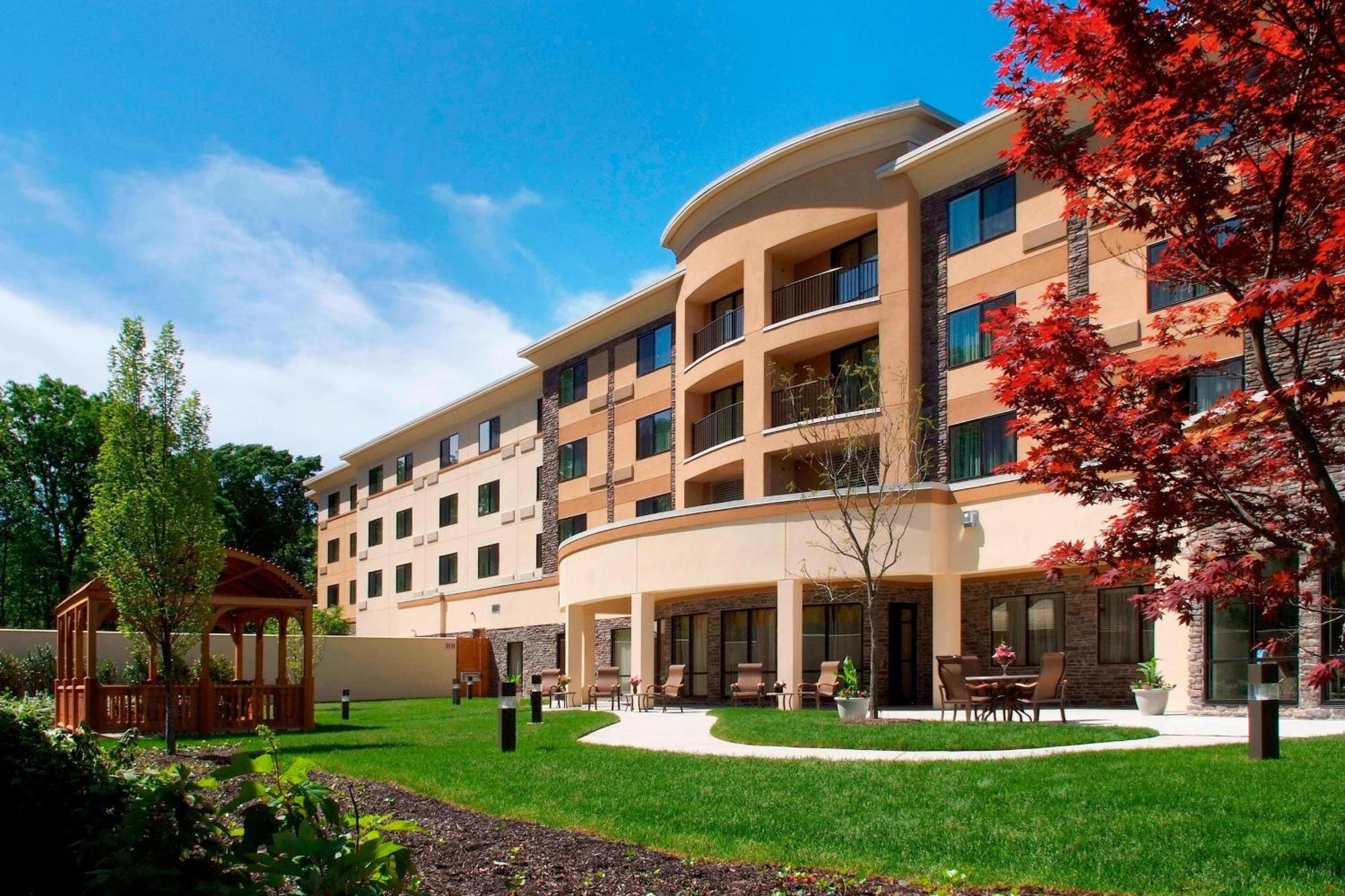 Courtyard By Marriott Paramus Exterior photo